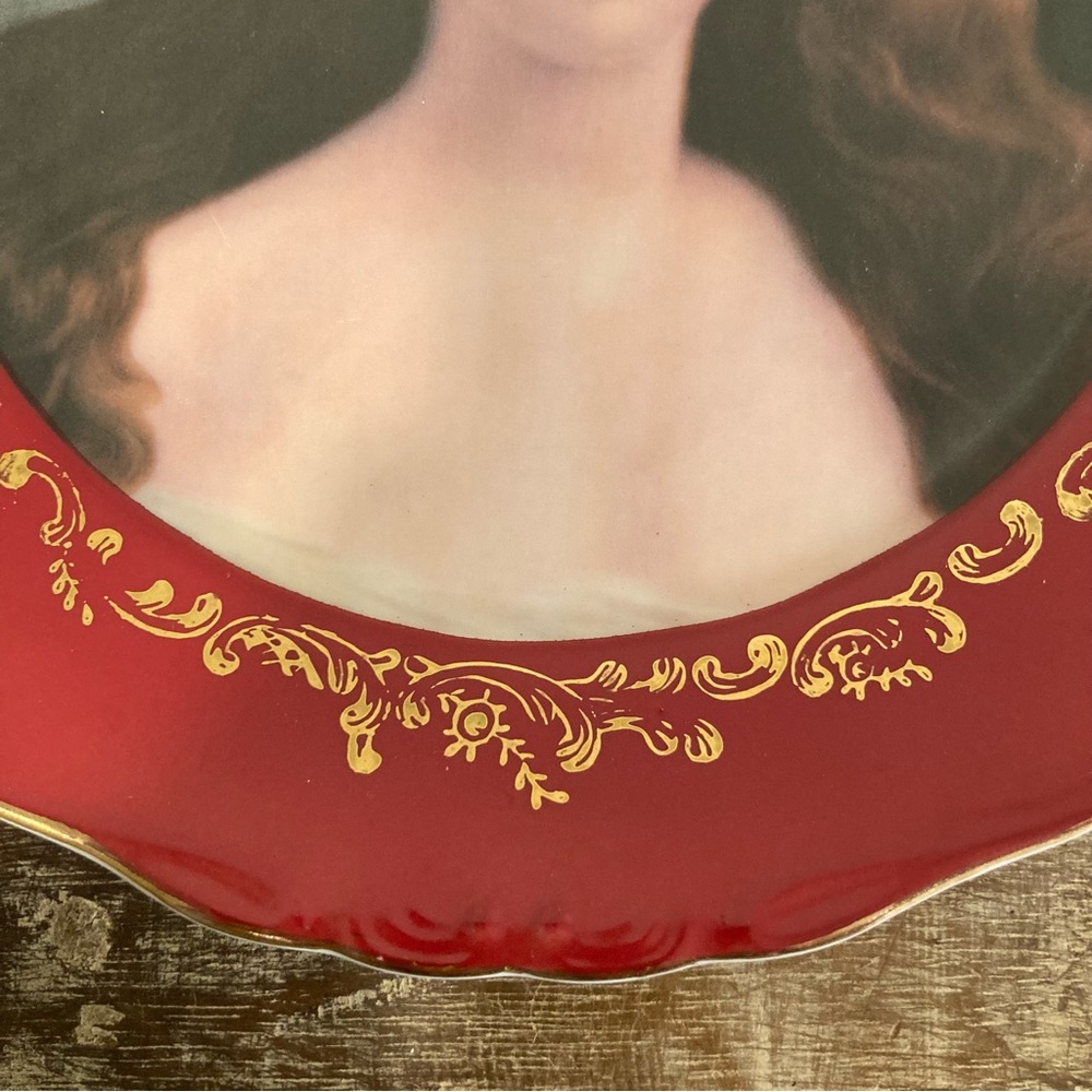 Red and Gold Rimmed Decorative Plate with Woman’s Portrait Fleur de Lys - Picture 6 of 10